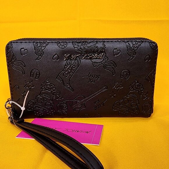 Betsey Johnson Skull Cowboy Western Black Wallet Wristlet Zip Around NEW - Picture 1 of 14